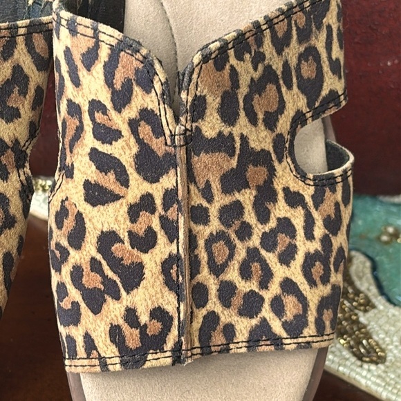 Brand New Clarks Ultimate Comfort Declan Flo Leopard Print Leather Slide Sandals - Picture 5 of 15